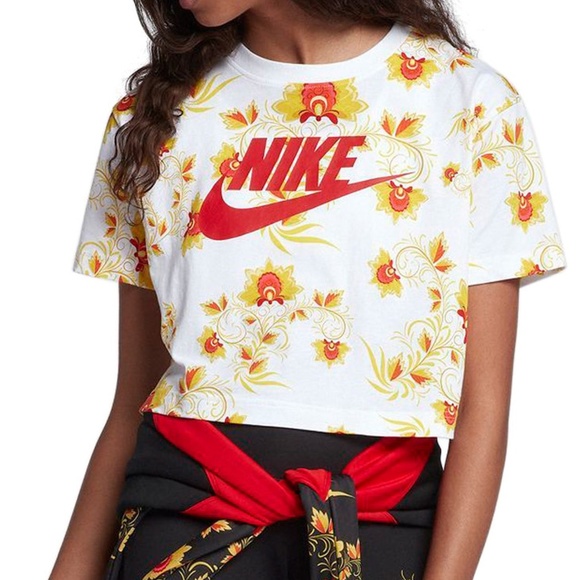 Nike Tops - Nike cropped floral T-shirt